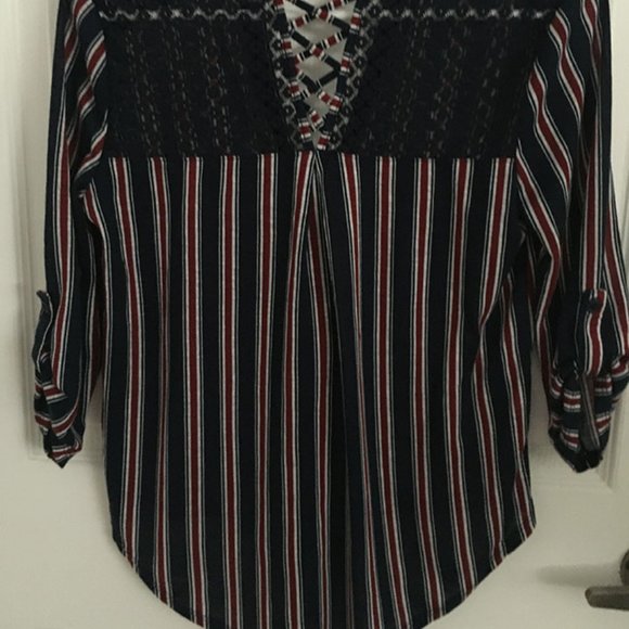 No boundaries, stripe cross string back style top - Picture 4 of 5